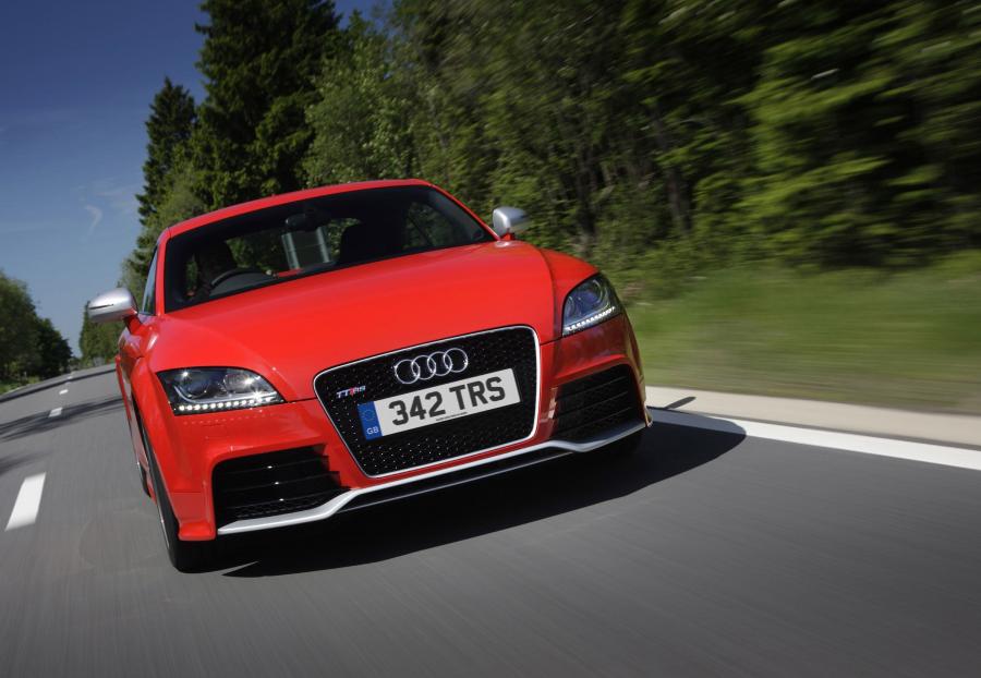  Audi TT RS Coupe (8J) 2009 года  (UK) (фото 9 из 21)